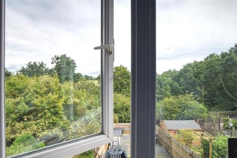 25 Ian Close, Bexhill-on-sea, TN40 2RL