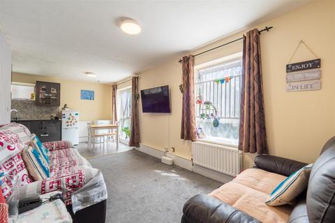 3, Larchvale Court Westmoreland Drive, Sutton, SM2 6AN