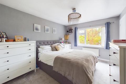 32 Garnalls Road, Matson, Gloucester, GL4 6ND