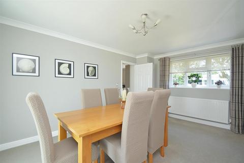 3 bedroom detached bungalow for sale, BEAUTIFUL GARDENS * APSE HEATH