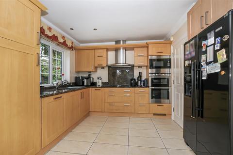 4 bedroom detached house for sale, Jays Close, Bricket Wood, St. Albans