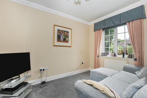 4 Jays Close, Bricket Wood, St Albans, AL2 3UJ