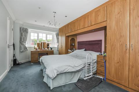 4 Jays Close, Bricket Wood, St Albans, AL2 3UJ