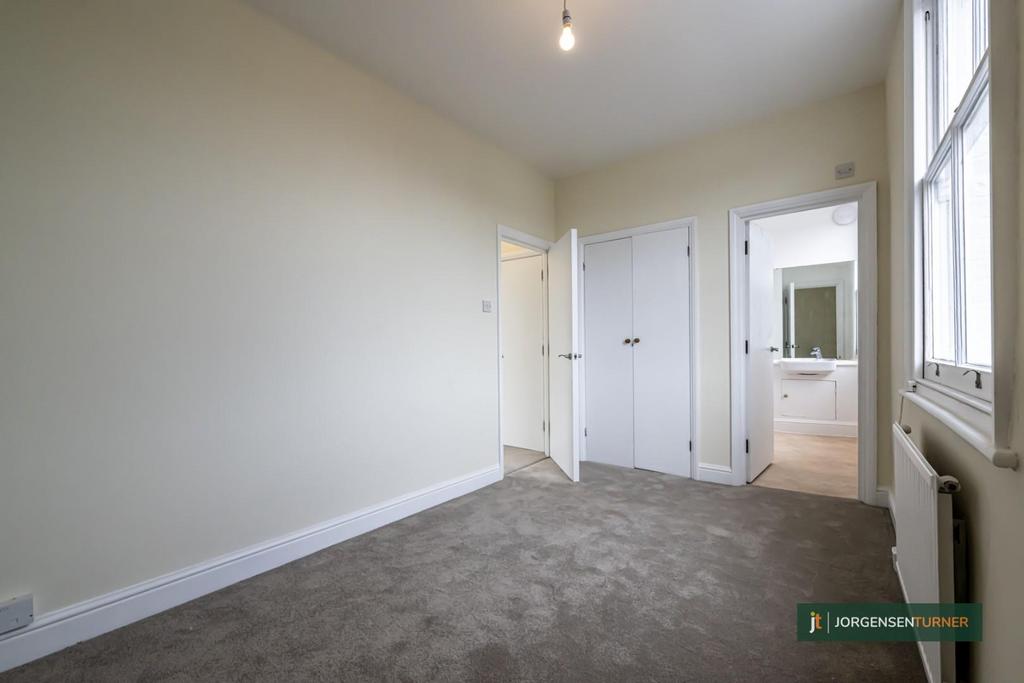 Bedroom .jpg