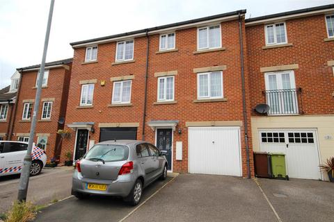 4 bedroom terraced house for sale, Toll Hill Drive, Castleford