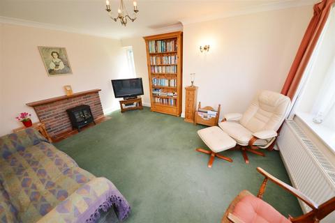 3 bedroom bungalow for sale, Hawthorn Lane, Jameston, Tenby