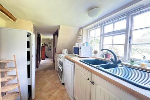 3 bedroom cottage for sale, Aylesbury Road, Wendover HP22