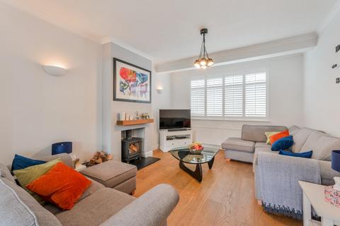 40 Ravensfield Gardens, Epsom, KT19 0SR