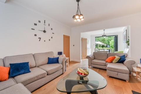 40 Ravensfield Gardens, Epsom, KT19 0SR
