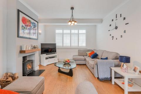 40 Ravensfield Gardens, Epsom, KT19 0SR