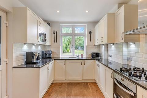 40 Ravensfield Gardens, Epsom, KT19 0SR