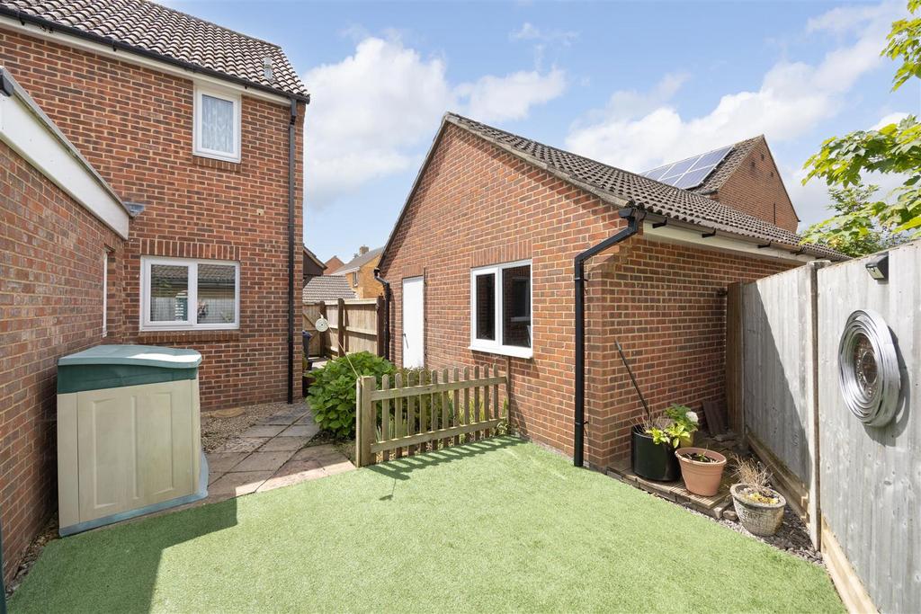 43 Ramsbury Walk Trowbridge BA14 0 UU (23).jpg