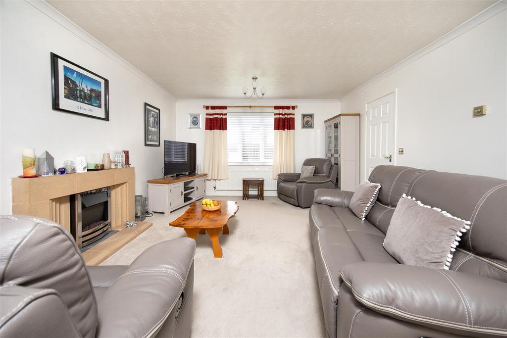 43 Ramsbury Walk Trowbridge BA14 0 UU (7).jpg