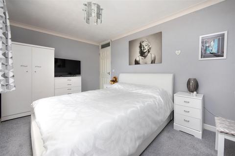 43 Ramsbury Walk, Trowbridge, BA14 0UU