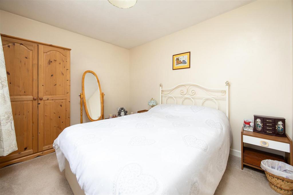 43 Ramsbury Walk Trowbridge BA14 0 UU (12).jpg