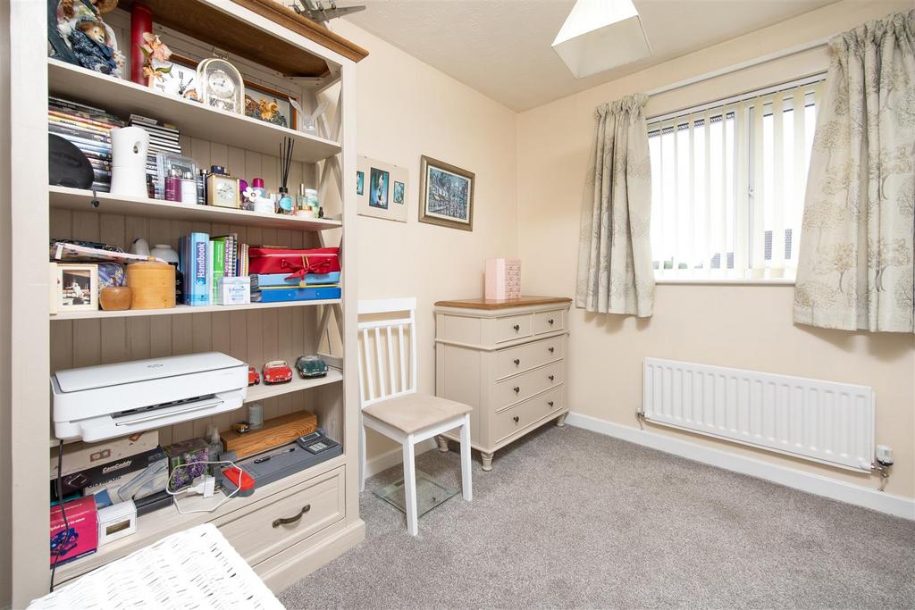 43 Ramsbury Walk Trowbridge BA14 0 UU (16).jpg