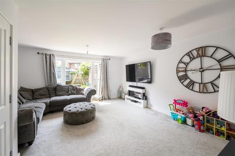 4 bedroom semi-detached house for sale, Westvale Road, Horley