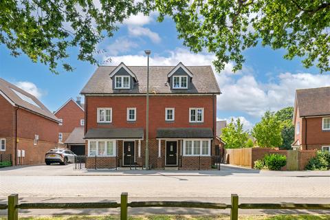 4 bedroom semi-detached house for sale, Westvale Road, Horley