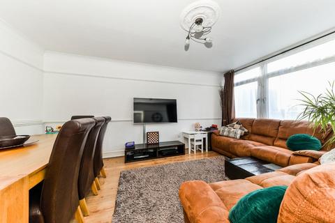 4 bedroom flat to rent, Leopold Street, London E3