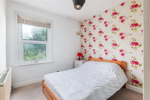 1 bedroom flat for sale, Kingston Road, Raynes Park SW20