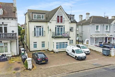 1 bedroom apartment to rent, Carnarvon Road, Clacton-On-Sea