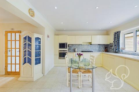 4 bedroom detached house for sale, Reynolds Avenue, Colchester