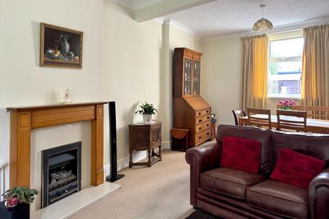 18 Archer Terrace, Penarth, CF64 3DU