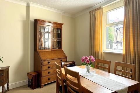 18 Archer Terrace, Penarth, CF64 3DU
