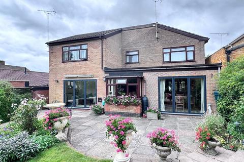 4 bedroom detached house for sale, Ise Vale Avenue, Desborough, Kettering