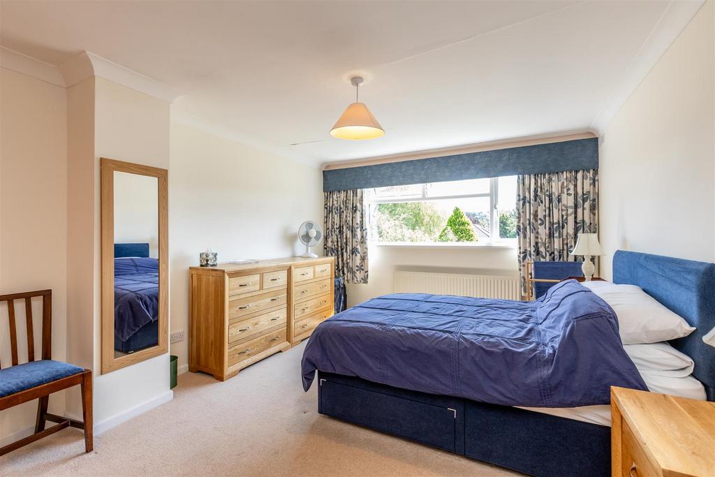 Stoke LAne, Westbury on Trym Bed 1c.jpg