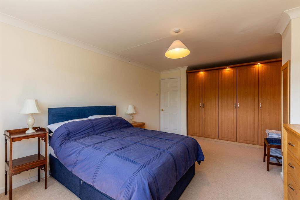 Stoke Lane, Westbury on Trym Bed 1b.jpg