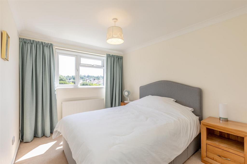 Stoke Lane, Westbury on Trym Bed 2.jpg