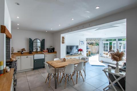 Riverside Cottage Bath Road, Swineford, Bristol, BS30 6LW