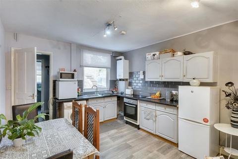 4 bedroom semi-detached house for sale, Bailey Street, Nottingham