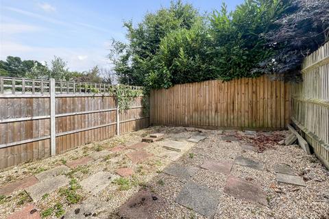 17 Brinds Close, Sonning Common, Reading, RG4 9SR