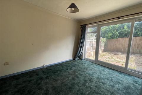 17 Brinds Close, Sonning Common, Reading, RG4 9SR