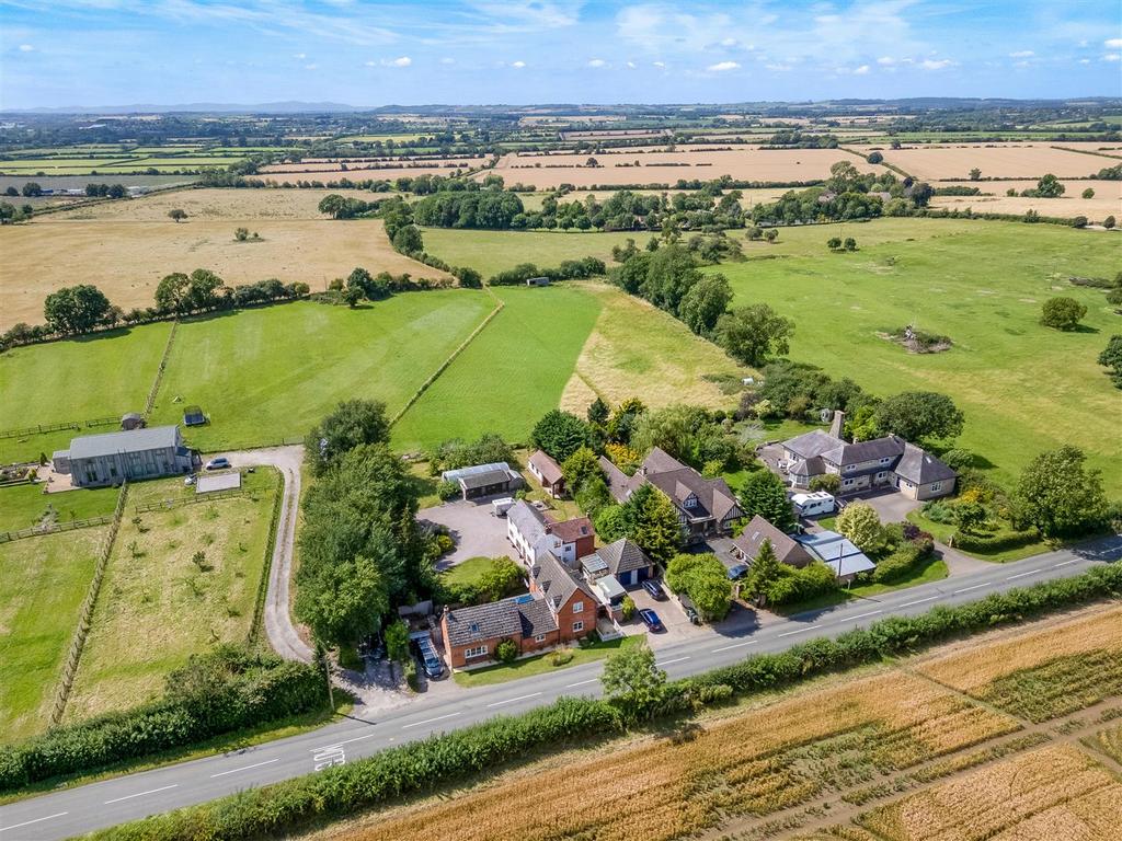 Orchard Cottage Ullington 1.jpg