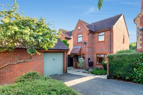 3 bedroom detached house for sale, Penmon Close, Monkston, Milton Keynes