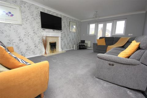 5 bedroom detached house for sale, Windermere Drive, Northants NN10