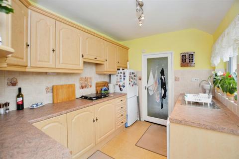 2 bedroom terraced house for sale, High Street, Dragonby