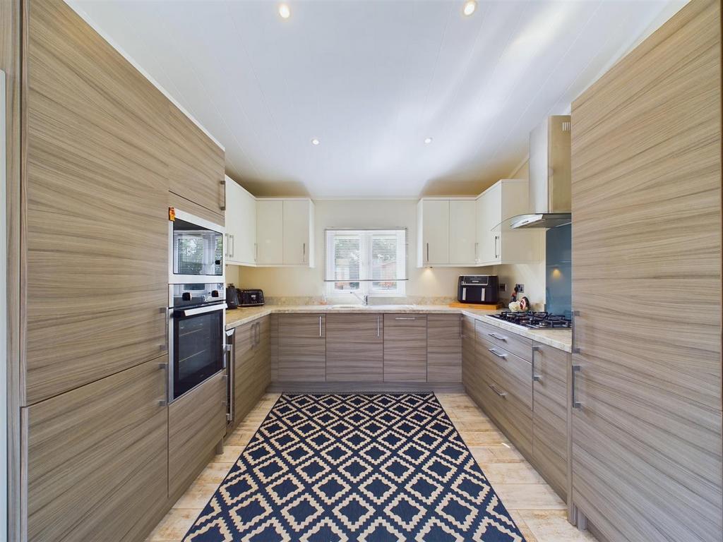 Kitchen: