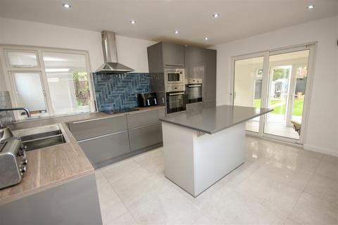 62 Allen Road, Rushden, NN10 0DY
