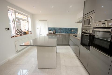 62 Allen Road, Rushden, NN10 0DY