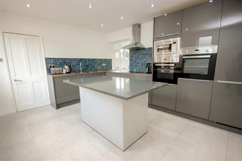 62 Allen Road, Rushden, NN10 0DY