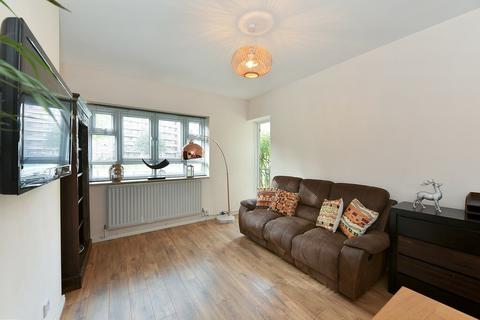 2 bedroom flat to rent, Horne Way, Putney, SW15