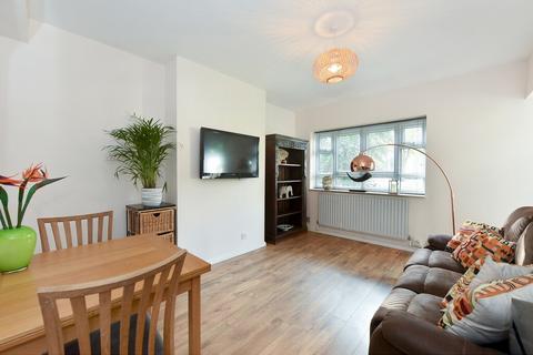 2 bedroom flat to rent, Horne Way, Putney, SW15