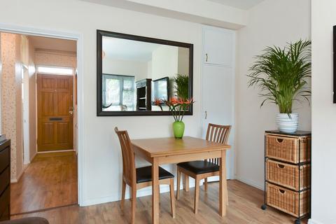 2 bedroom flat to rent, Horne Way, Putney, SW15