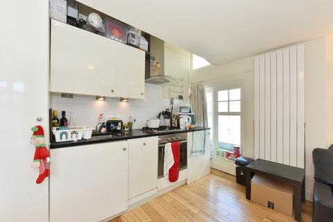 2 bedroom flat to rent, Albert Bridge Road, Battersea, SW11