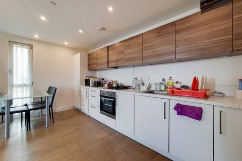 3 bedroom flat to rent, Jefferson Plaza, Bow, London, E3