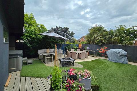 3 Blanchard Close, Wootton, Northampton, NN4 6RA